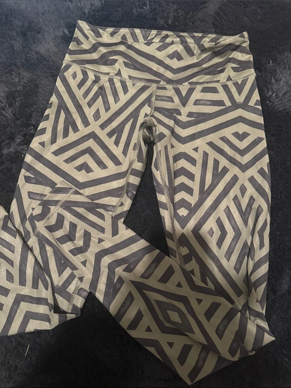 Lululemon Wunder Under Pant — Chevron Shuffle Fatigue Green / Black (Size 6)